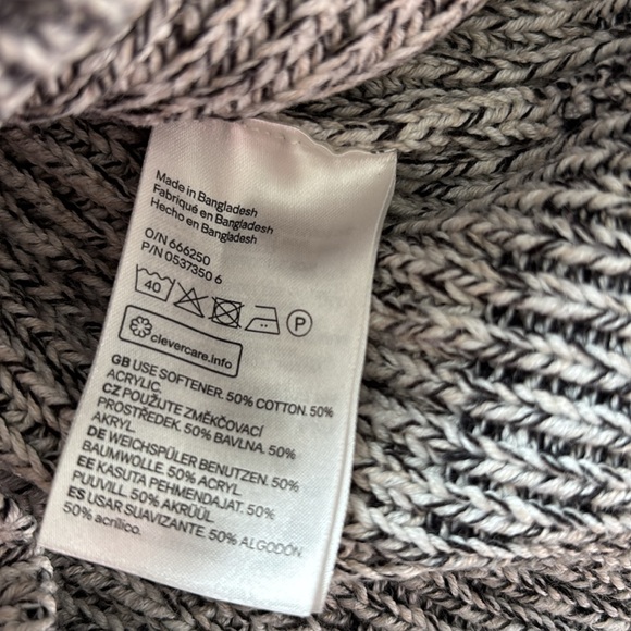 Round neck sweater - Picture 3 of 4